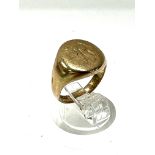 A 9ct gold signet ring engraved with the initial B
