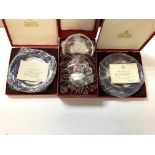 A collection of Spode boxed plates as well as a cu
