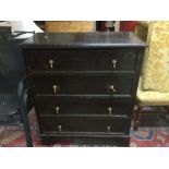 An oak chest of drawers, approx 42.5cm x 90cm x 104cm. Shipping category D.