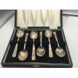 A cased set of silver tea spoons with Sheffield ha