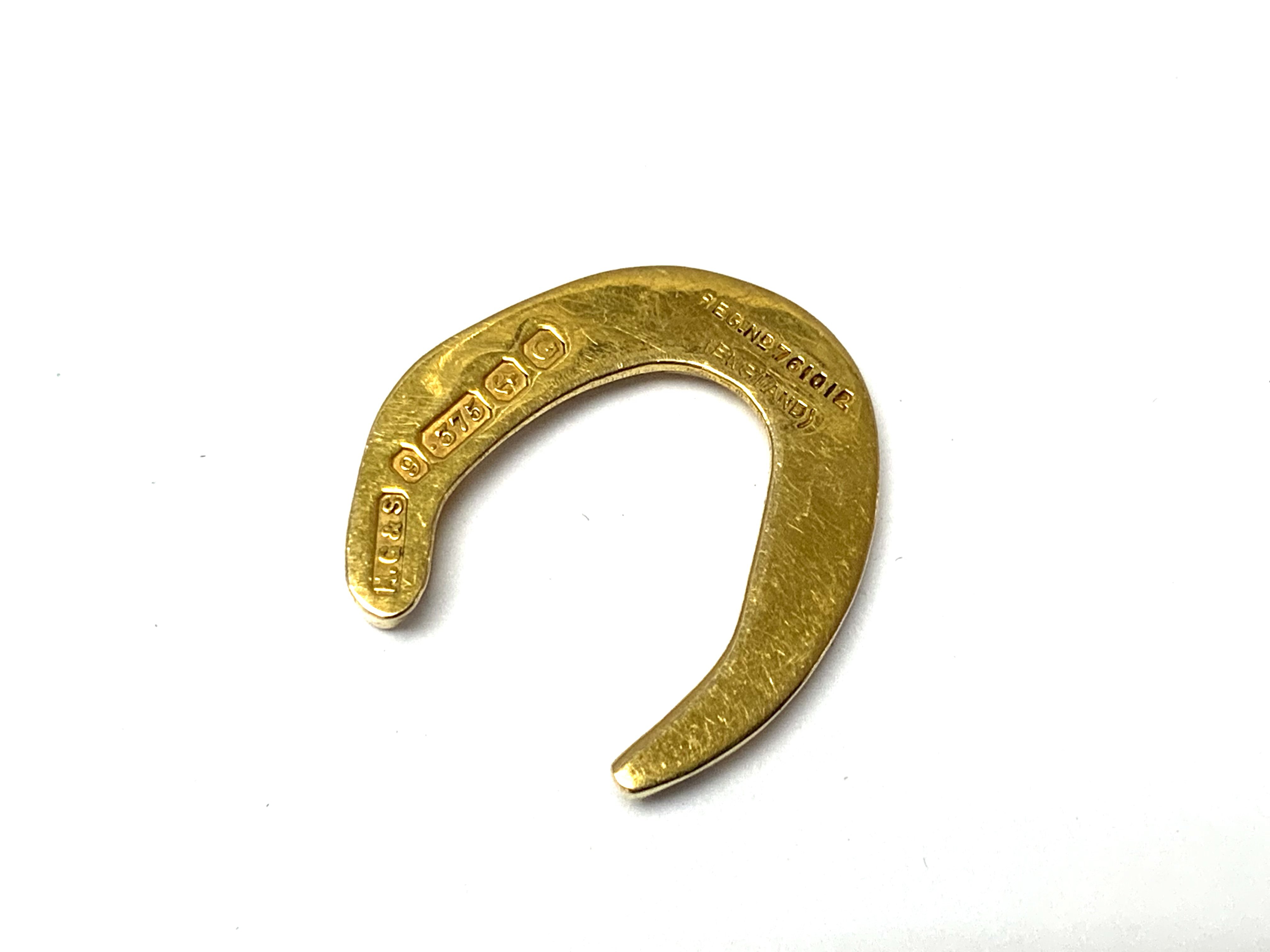 A novelty 9ct gold horseshoe, 4.98g, Marks for bir - Image 2 of 2