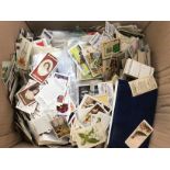 Box of loose cigarette cards including Players, Wi