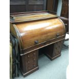 A Victorian cylindrical bureau, approx 121cm x 71c