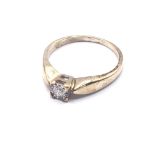 9ct gold diamond solitaire ring. Approx 2.3g. Ring