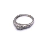 9ct white gold CZ ring. Approx 2.1g. Ring size I.