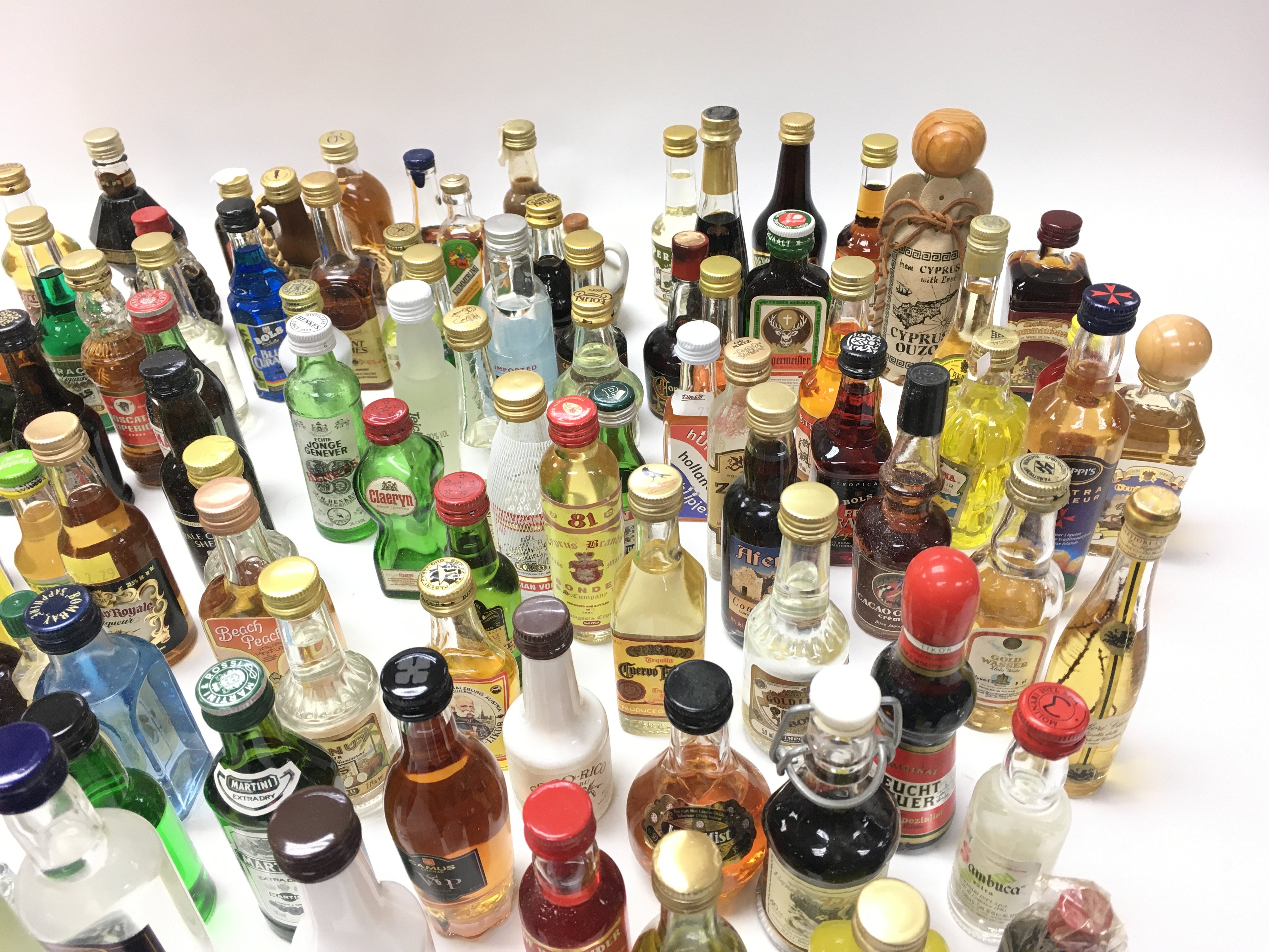 A Collection of assorted alcohol miniatures includ - Image 6 of 6