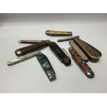 A collection of pen knifes.