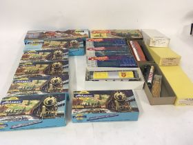 A collection of 14 boxed HO gauge model railway it