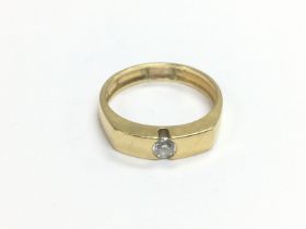 A gents 18ct gold solitaire diamond ring, approx 4