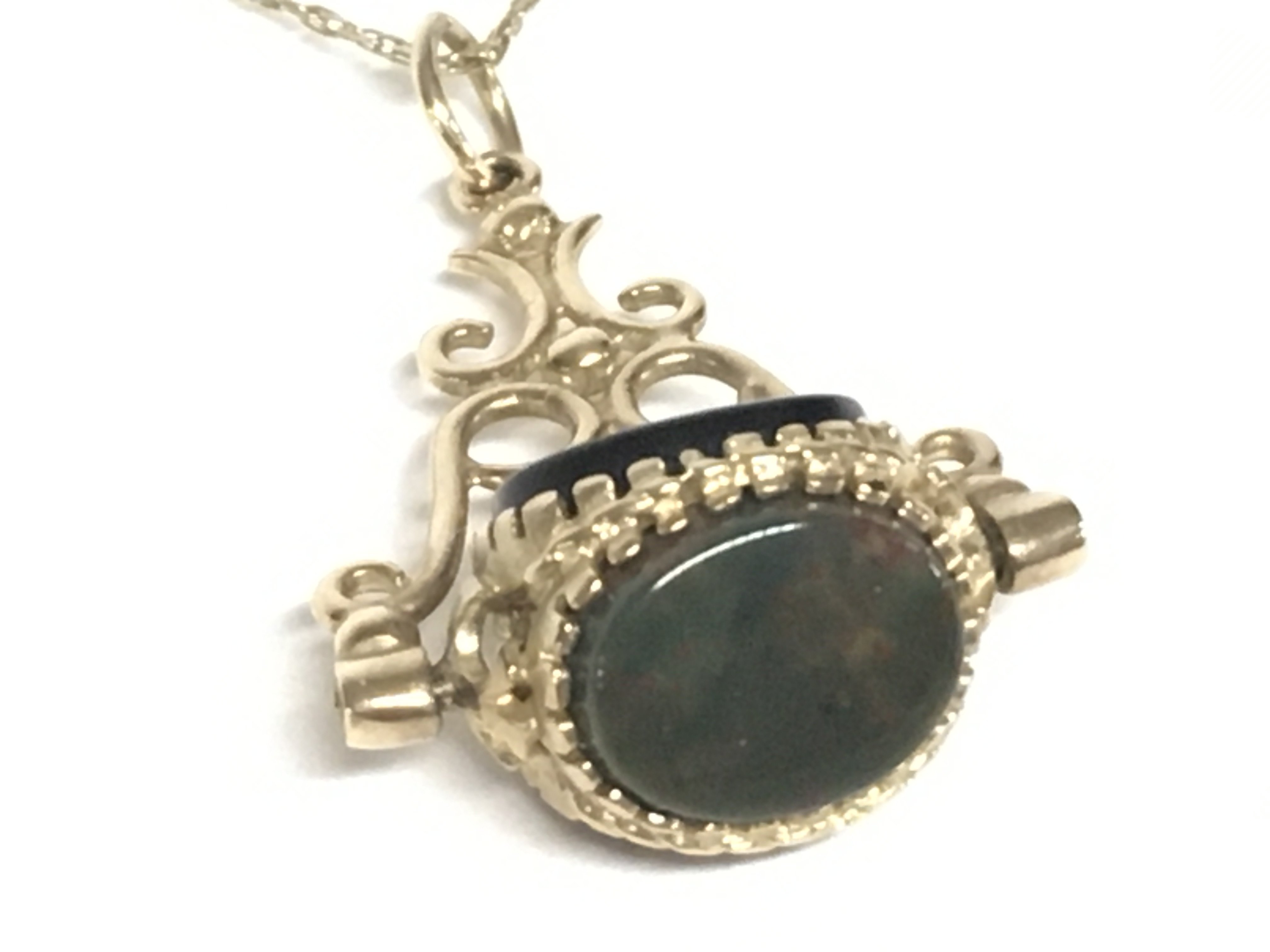 Swivel pendant on a 9ct gold chain , total weight - Image 2 of 4
