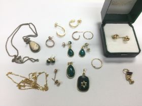 A collection of mostly gold jewellery comprising e