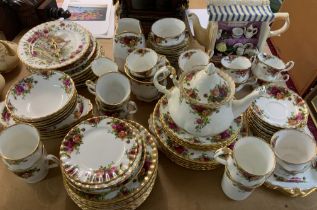 A large collection of mixed Royal Albert country R