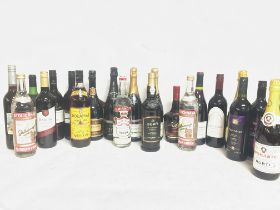 A collection of wines and spirits including Chatea