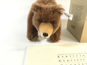 Steiff club edition 2001 grizzly bear in box with