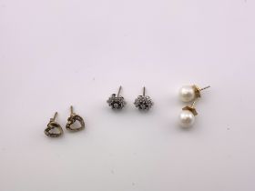 3 pairs if 9ct gold stone/pearl set stud earrings (A)