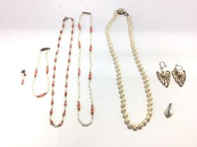 A collection of various 9ct gold pearl necklaces w