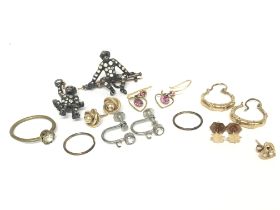 A quantity of gold & other earrings + costume jewe