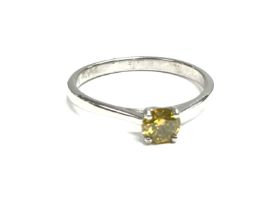 9ct white gold yellow diamond ring. 2.2g and size