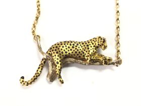 An 18ct gold leopard necklace by Harriet Glen. The
