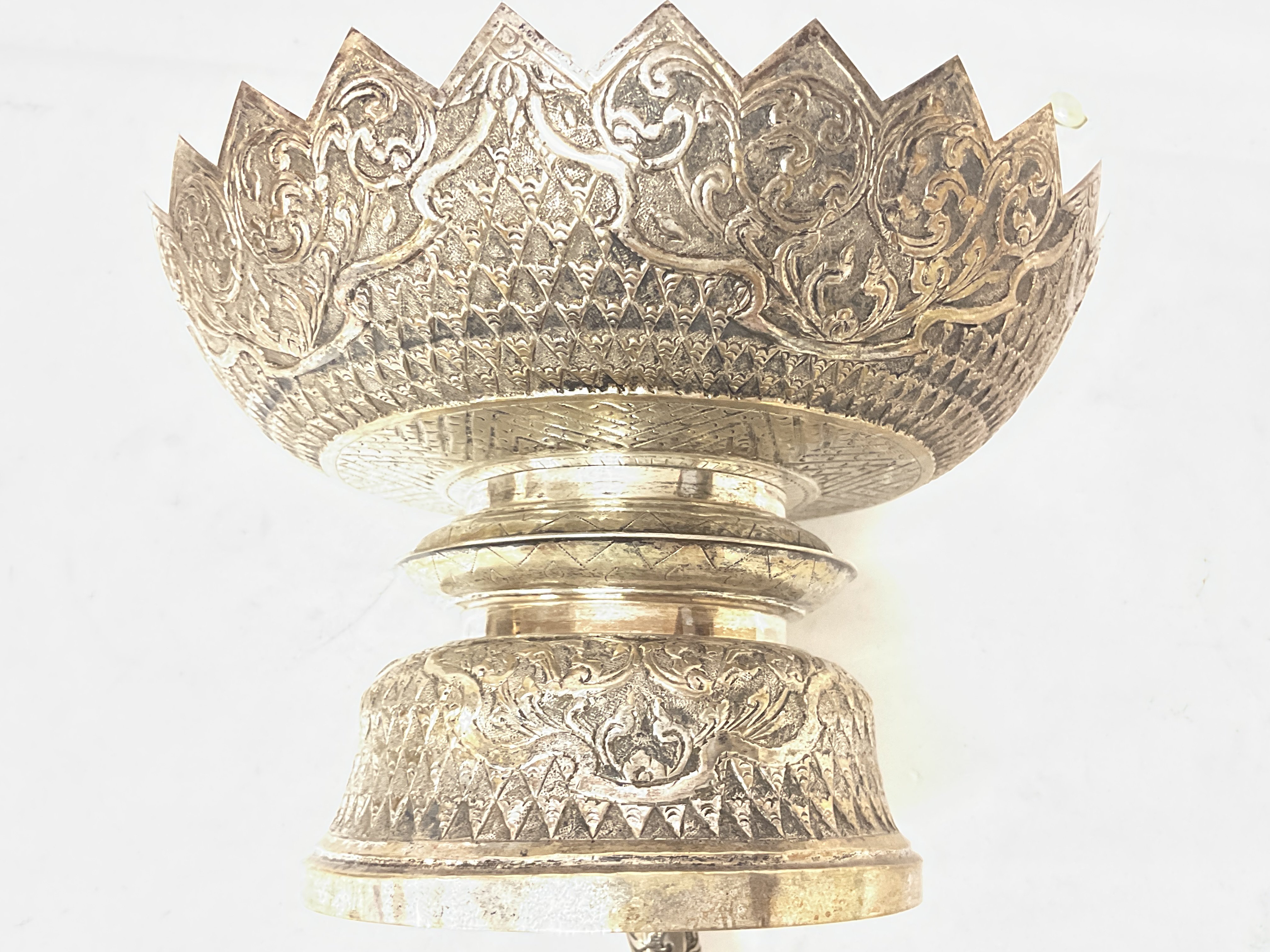 Oriental silver bowl ,diameter of 17.5cm, 12cm tal - Image 4 of 4