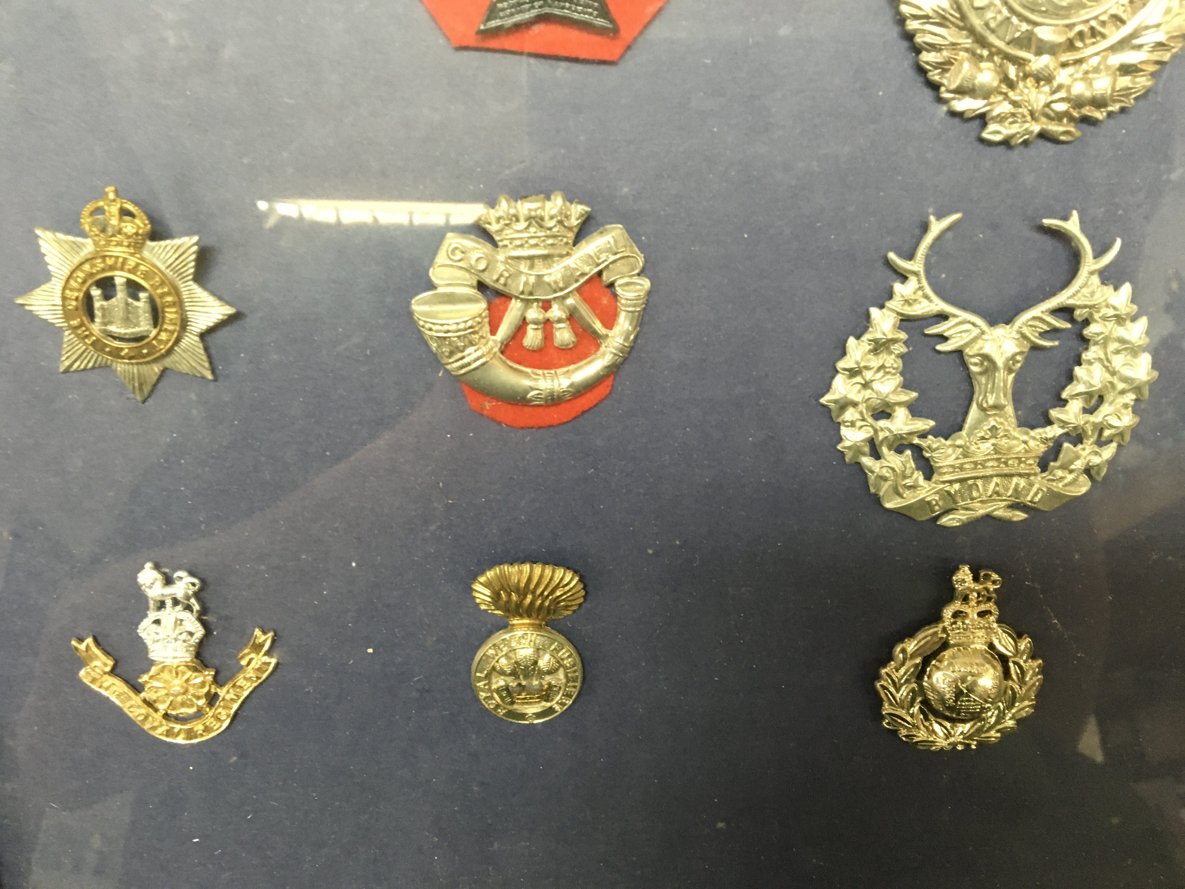 Cased Cap badges and a box of various cap badges- - Image 6 of 7