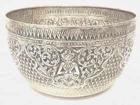 Silver oriental bowl, diameter of 19cm, 11cm tall.