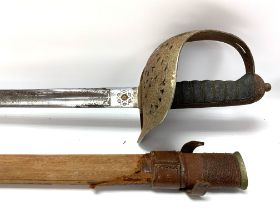 WW1 British George V Infantry Officers Sword, in need of attention. Scabbard broken. (D) NO RESERVE