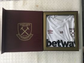 Lanzini West Ham Boxed Training Football Shirt: Im