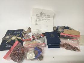 A collection of British coinage and commemorative