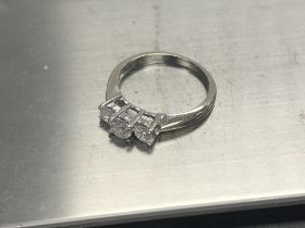 An 18ct white gold diamond 3 stone ring, 0.75ct ap