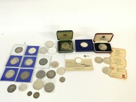 A collection of world coinage and commemorative ro