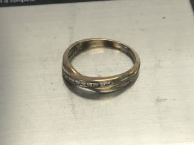 A 9ct diamond half eternity ring, 0.15ct approx 2.