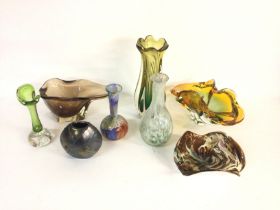 A collection of mixed modern art glass. Postage D