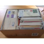 Box of mainly GB QE2 special event covers and card