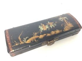 Old Chinese lacquered box inside decorated with sc