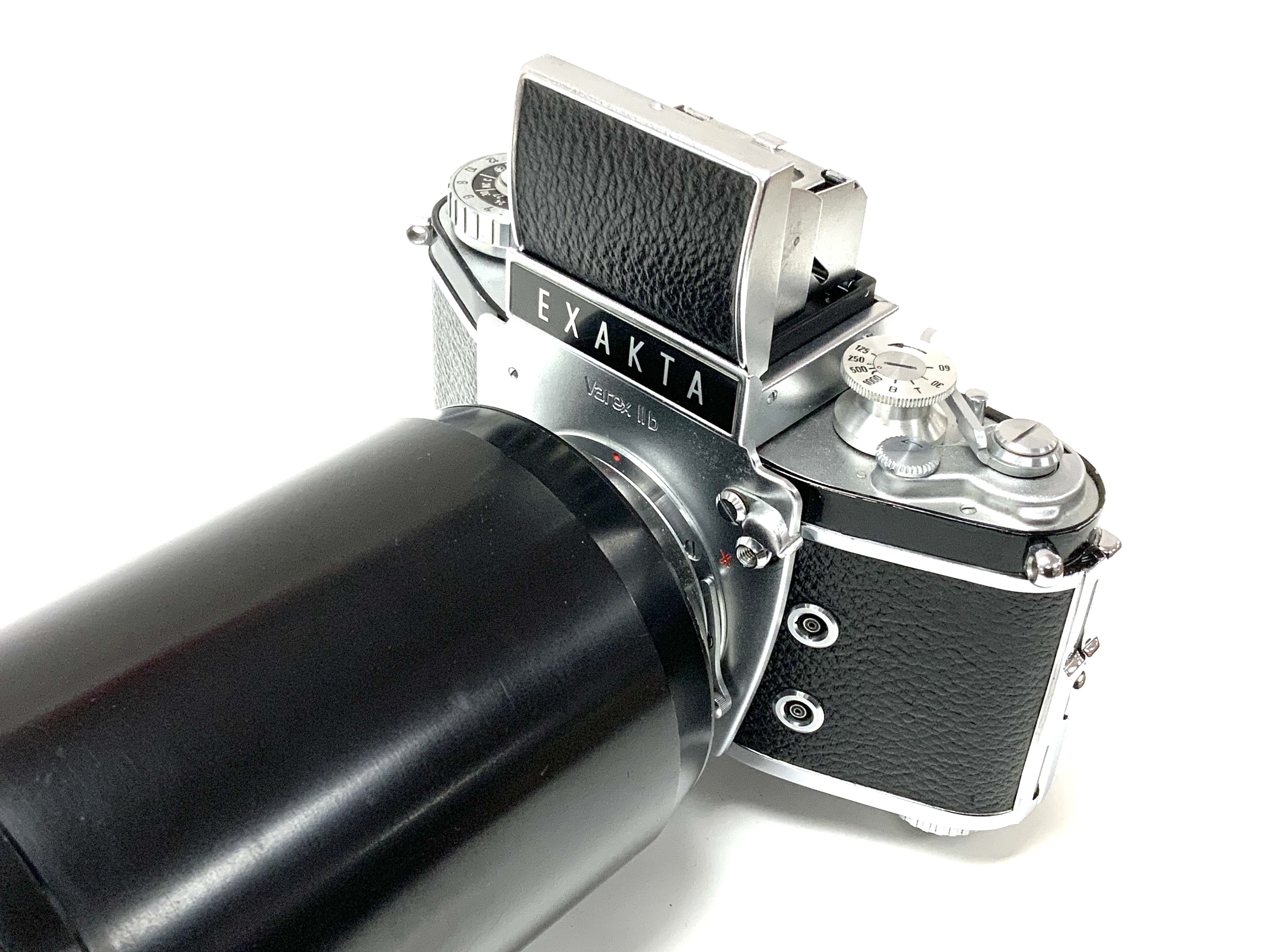 A vintage Exakta Varex IIb 35MM SLR camera togethe - Image 3 of 5