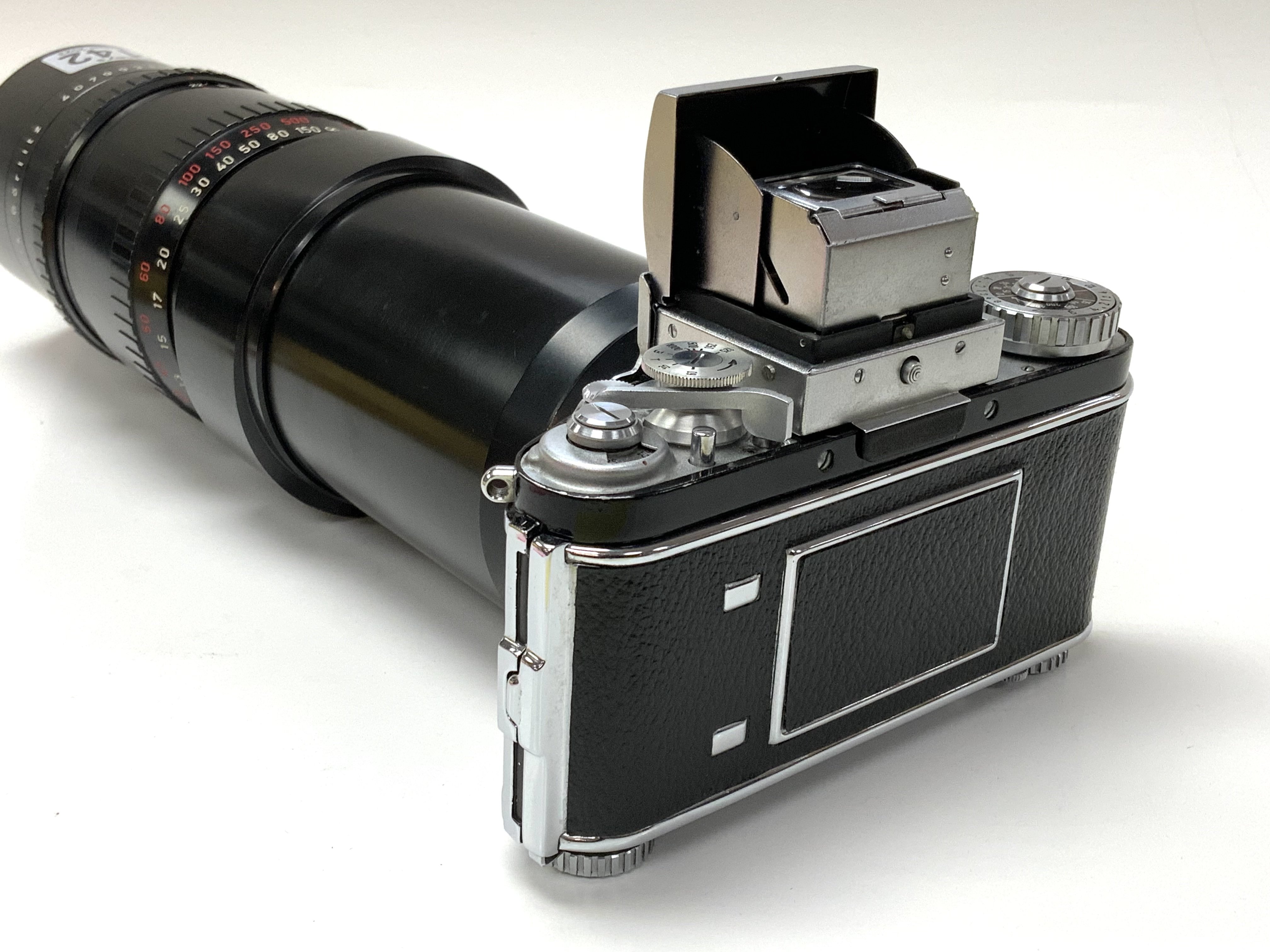 A vintage Exakta Varex IIb 35MM SLR camera togethe - Image 4 of 5