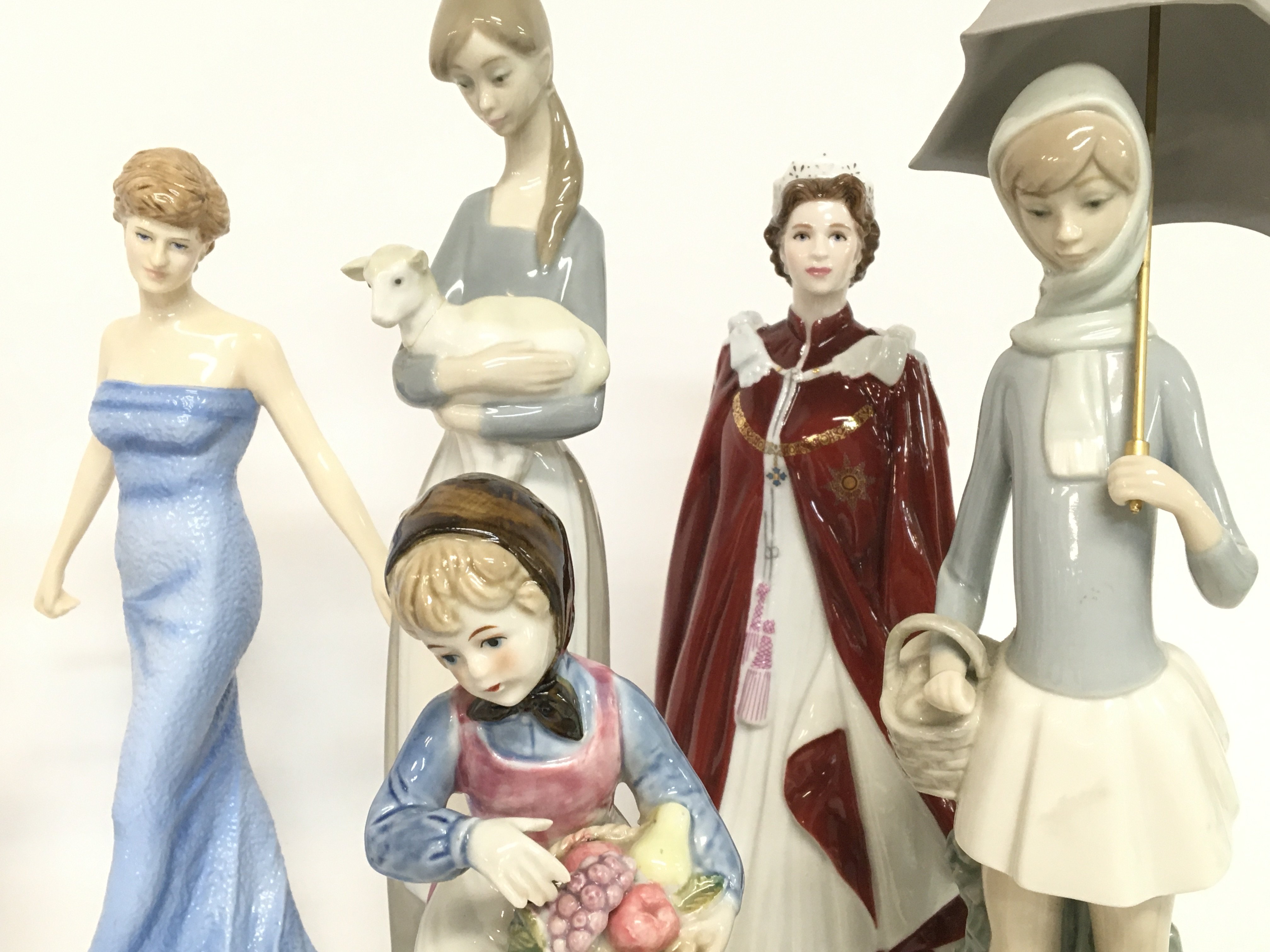 A Collection of porcelain figurines including Roya - Image 3 of 4