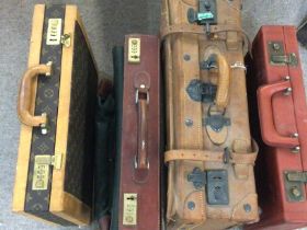 A small collection of Vintage cases, postage cat C