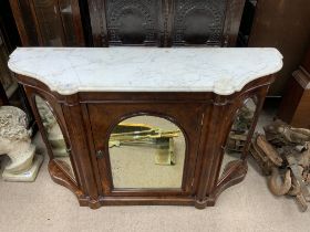 A Victorian marble topped and mirror fronted credenza. 137cm x 85cm x 42cm