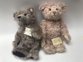 Four boxed Steiff bears, including British collect