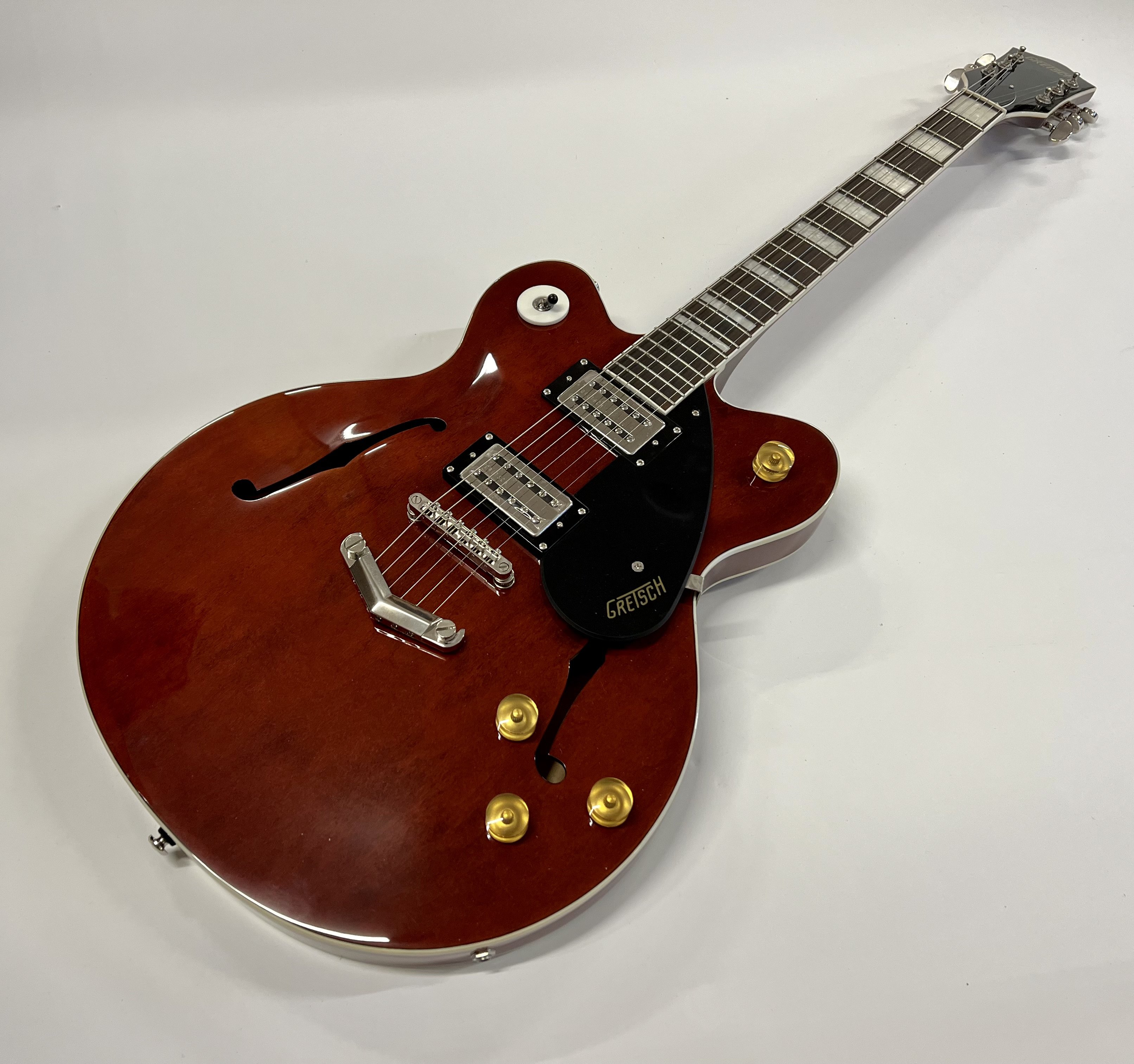 An very good + condition Gretsch Streamliner G2622