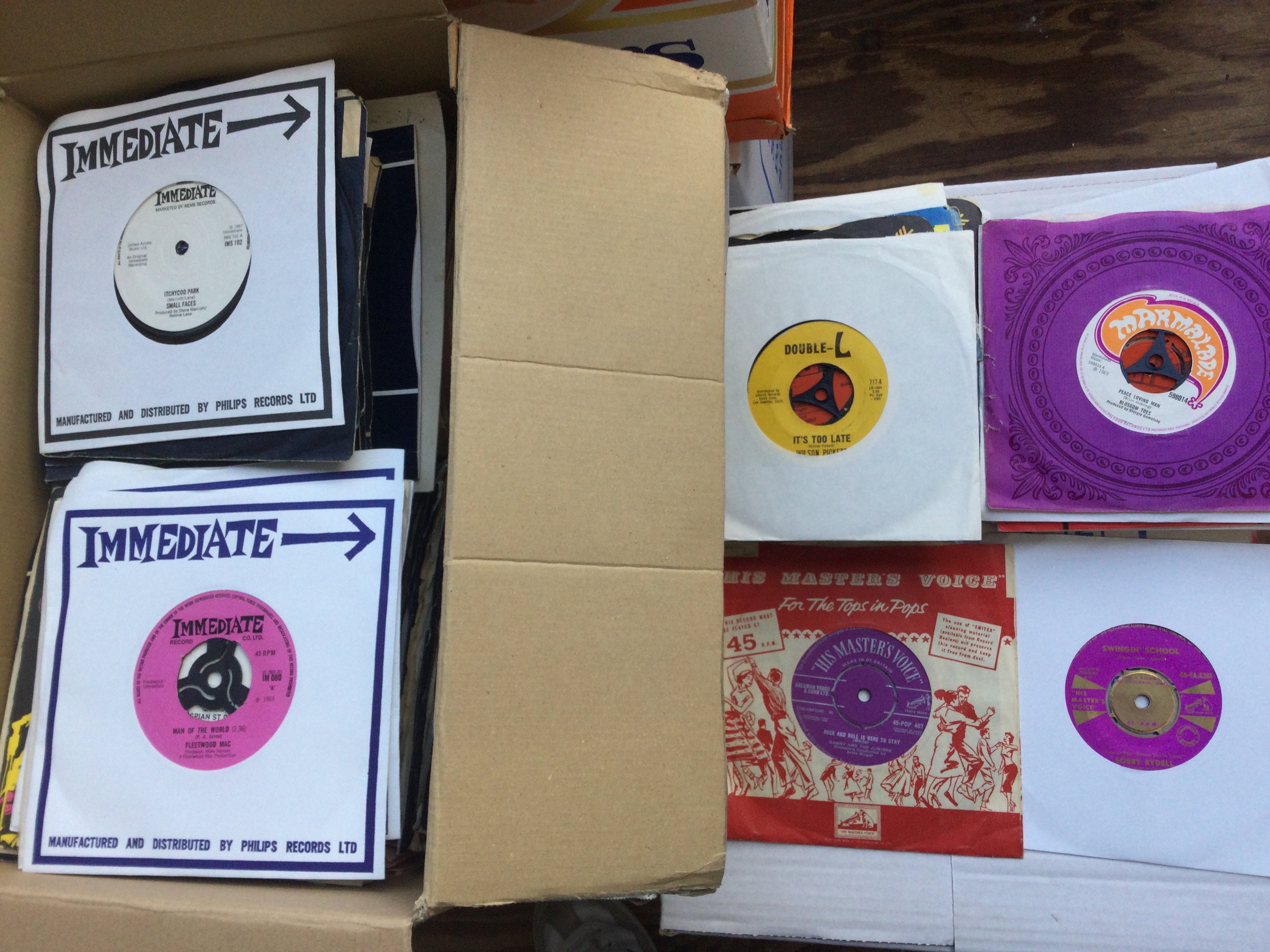 A box of 7inch singles by various artists includin - Image 3 of 3