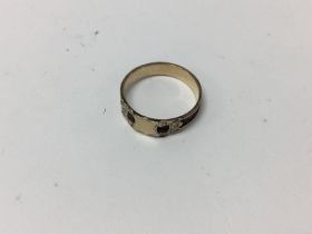 A gold mourning ring. Approx 1.43 grams, size P.