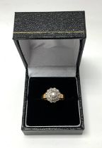 18ct gold diamond cluster ring, Size L, 4.1g (A)
