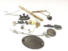 A collection of oddments including silver & 18ct g