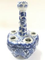 A late 19th century Chinese export blue and white