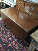 A George III Mahogany drop leaf table, dimensions 106x50x70cm