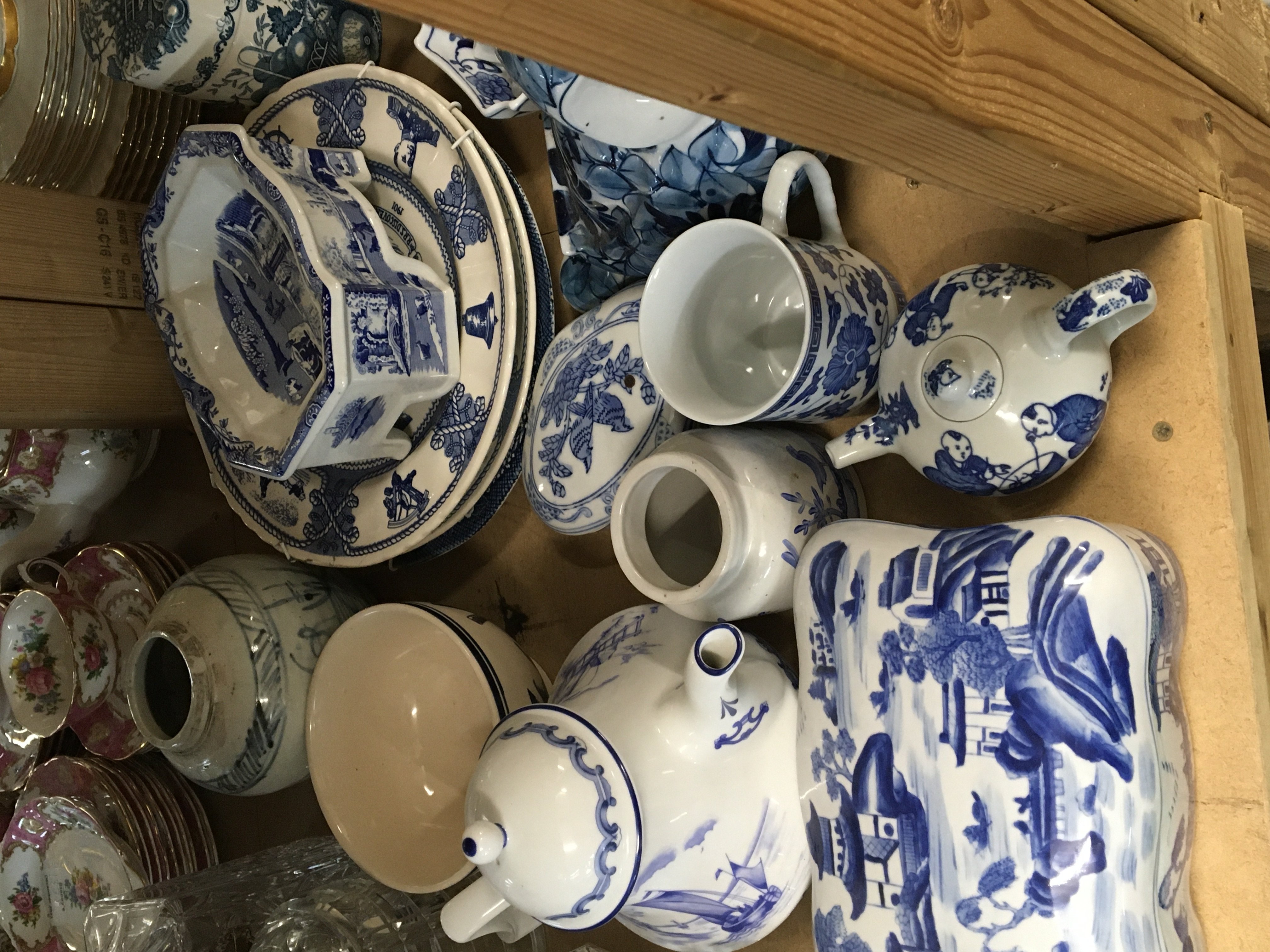 A collection of blue and white porcelain and ceram - Image 2 of 3