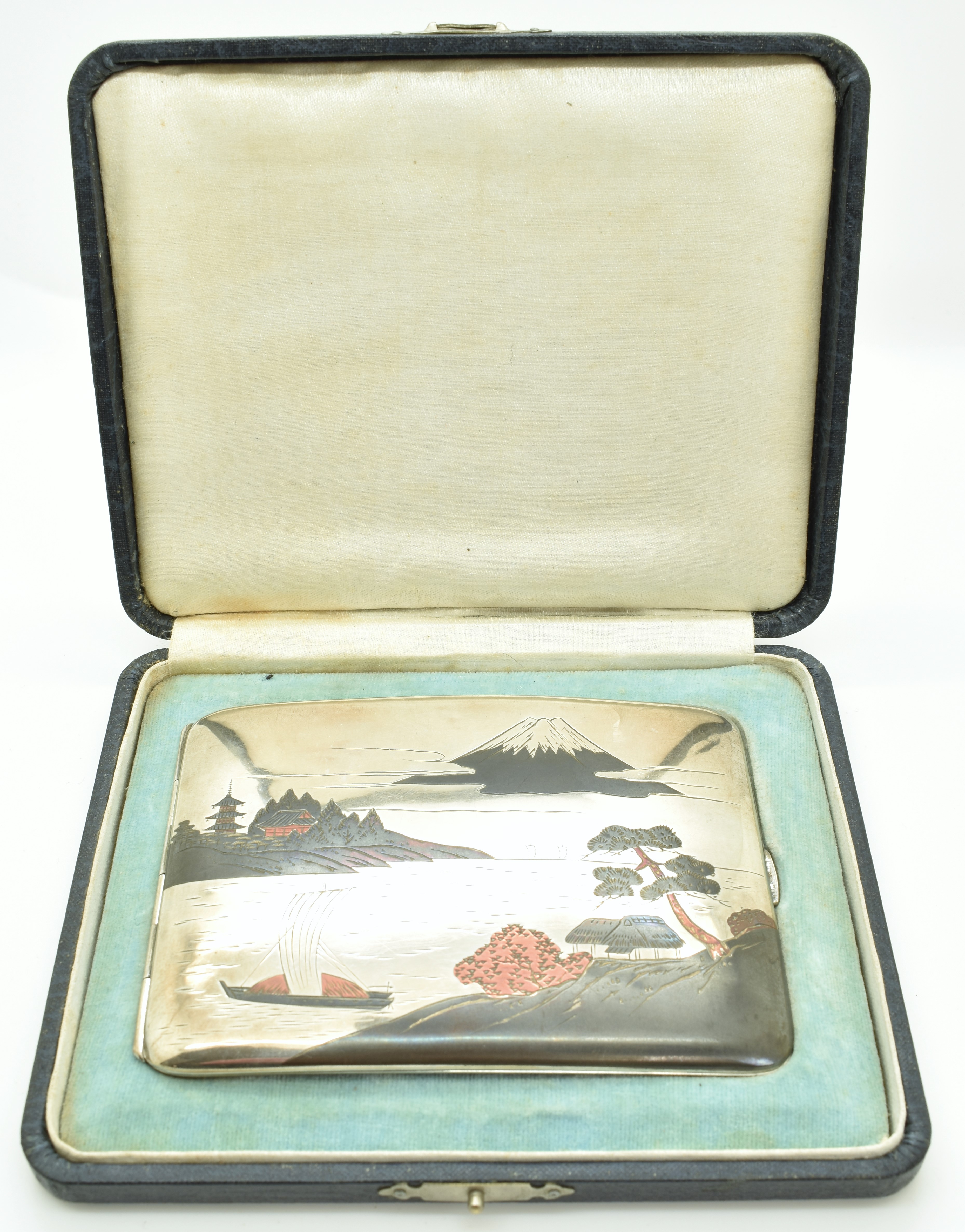 Japanese silver cigarette case with decoration of Mount Fuji to interior and exterior, marked silver - Image 5 of 5